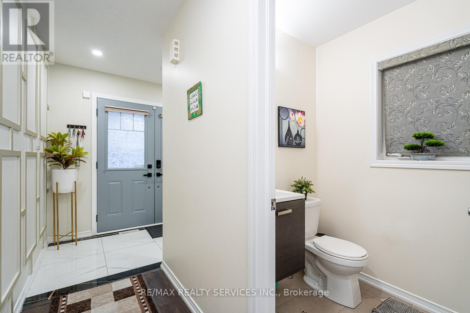 11 Hoover Road, Brampton, Ontario  L7A 4L2 - Photo 6 - W12643684