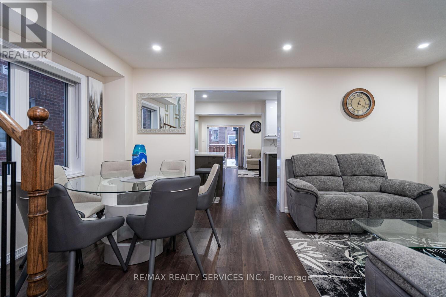 11 Hoover Road, Brampton, Ontario  L7A 4L2 - Photo 9 - W12643684