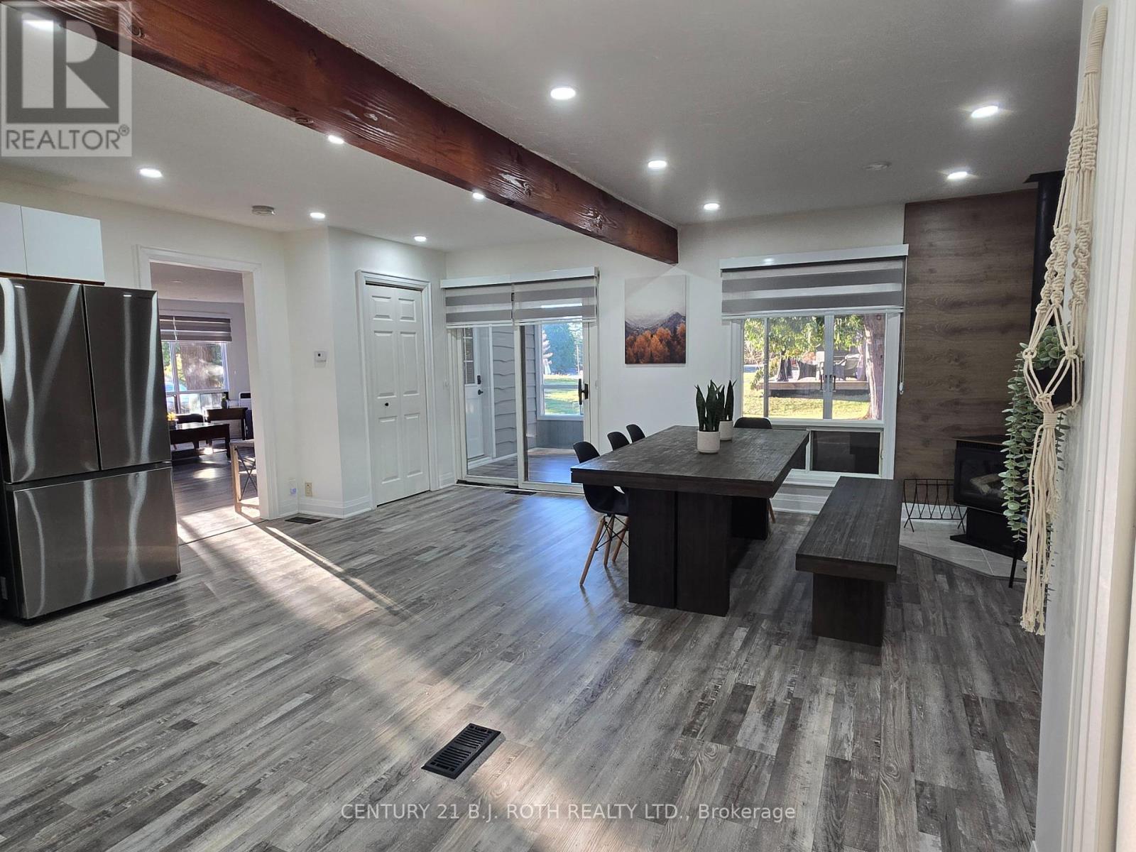 375 Santas Village Road, Bracebridge, Ontario  P1L 1W8 - Photo 13 - X12643668