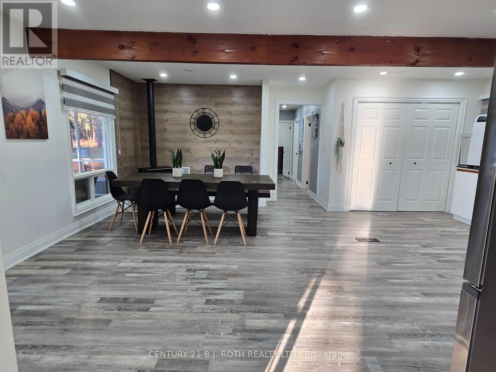 375 Santas Village Road, Bracebridge, Ontario  P1L 1W8 - Photo 14 - X12643668