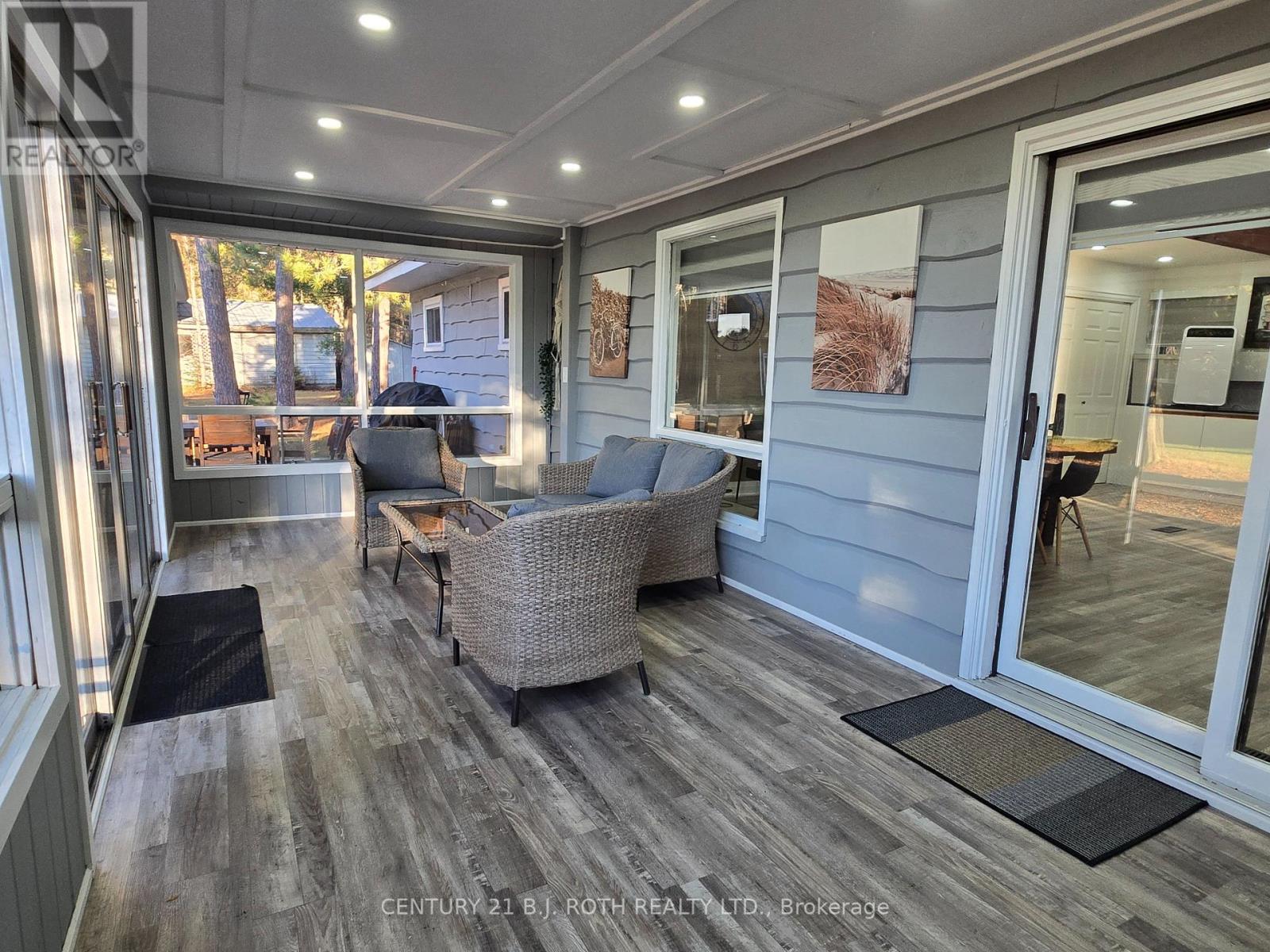 375 Santas Village Road, Bracebridge, Ontario  P1L 1W8 - Photo 4 - X12643668