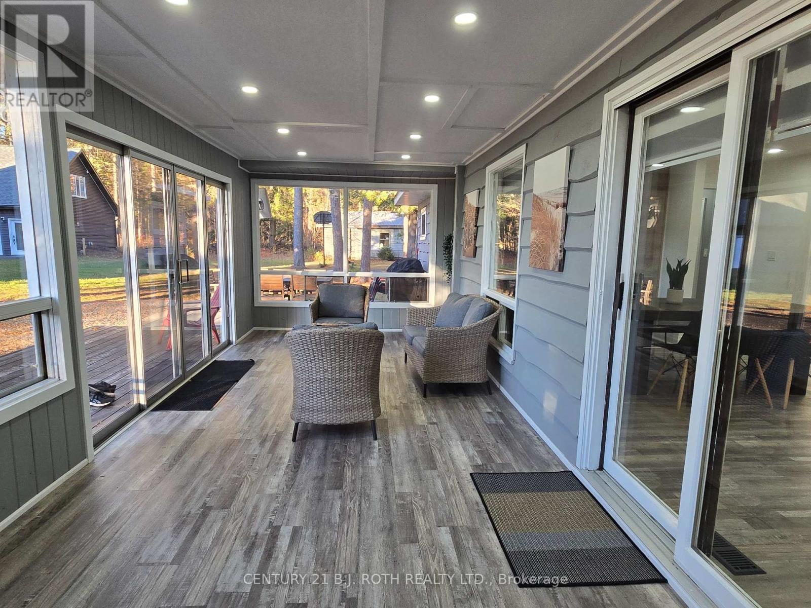 375 Santas Village Road, Bracebridge, Ontario  P1L 1W8 - Photo 5 - X12643668