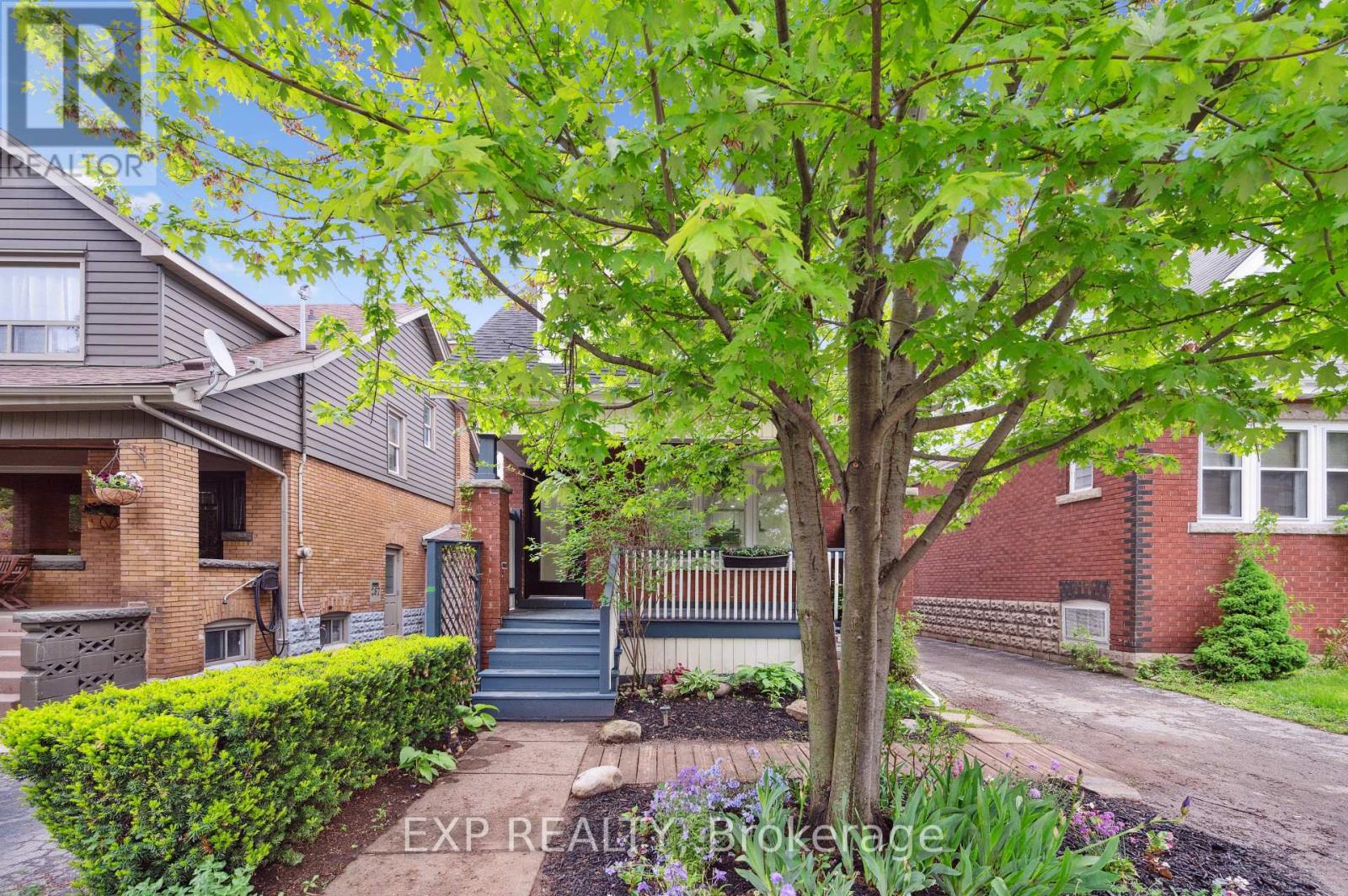 289 HOUGHTON AVENUE S, Hamilton, Ontario