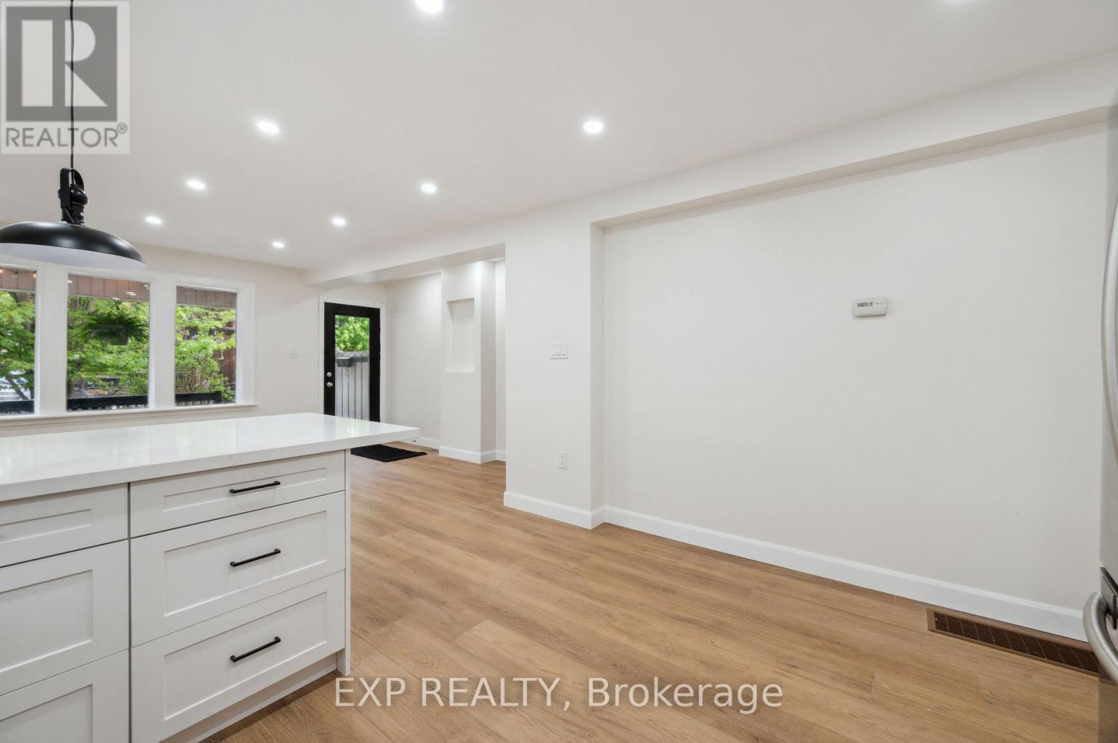 289 Houghton Avenue S, Hamilton, Ontario  L8K 2N4 - Photo 14 - X12643688