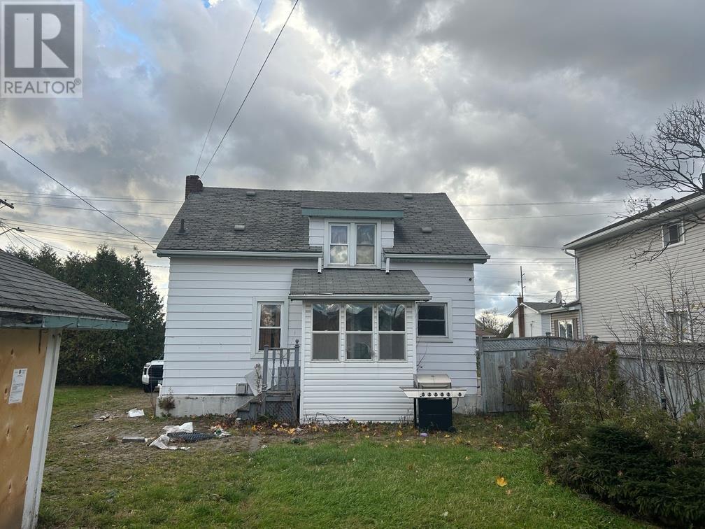 302 Franklin St, Sault Ste. Marie, Ontario  P6C 4A8 - Photo 3 - SM253180
