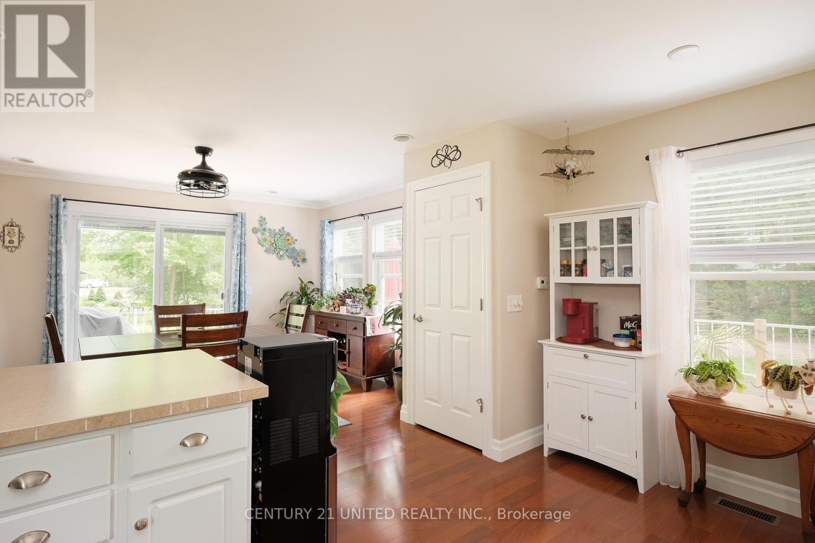 4 Rollies Bay Road E, Curve Lake First Nation 35, Ontario  K0L 1R0 - Photo 8 - X12643700