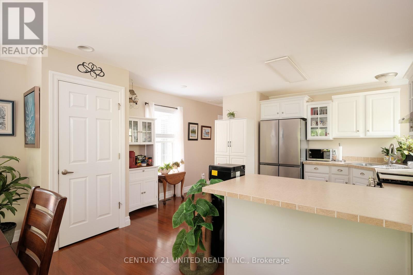 4 Rollies Bay Road E, Curve Lake First Nation 35, Ontario  K0L 1R0 - Photo 9 - X12643700