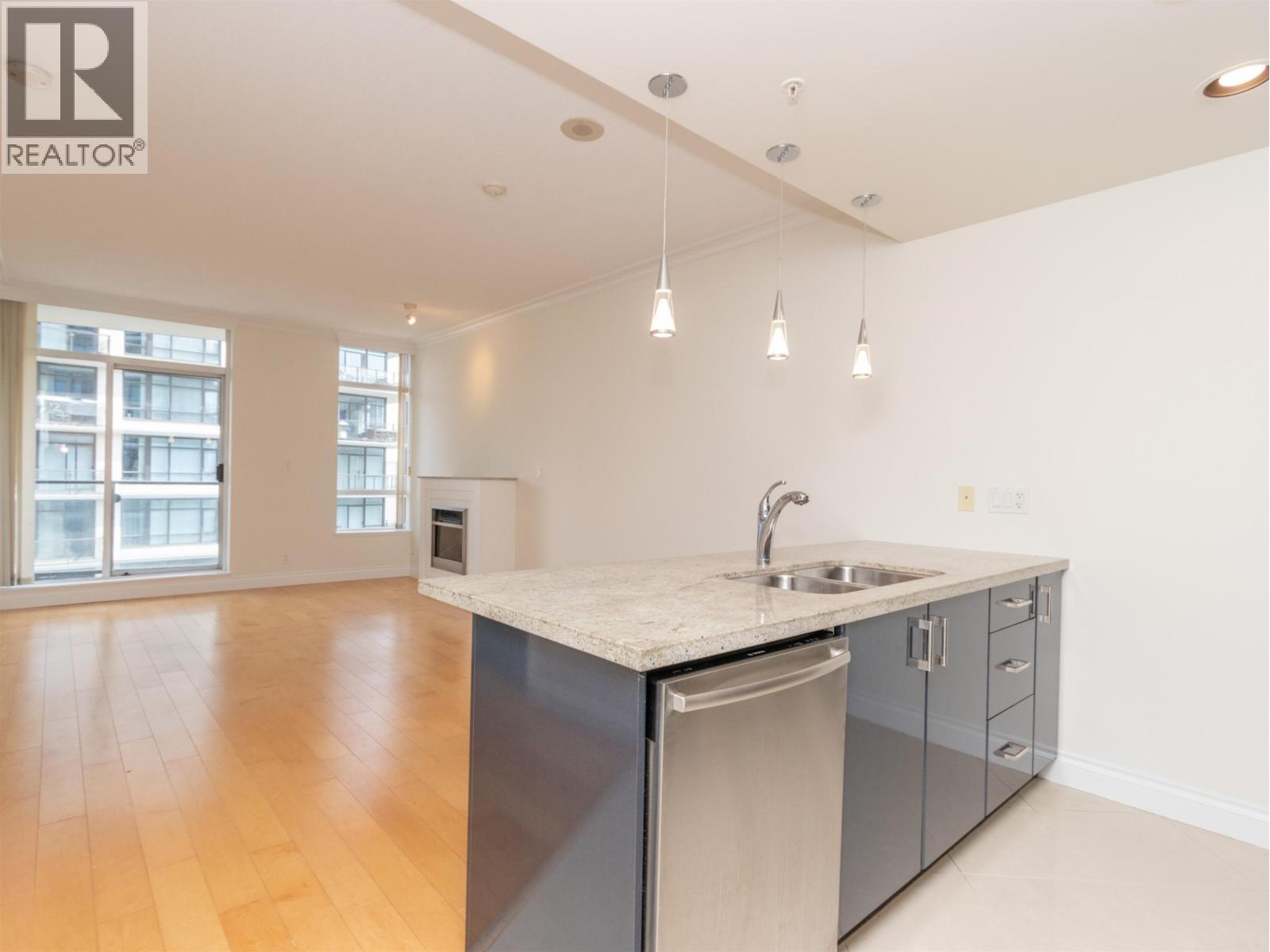 803 162 Victory Ship Way, North Vancouver, British Columbia  V7L 0B4 - Photo 7 - R3073885