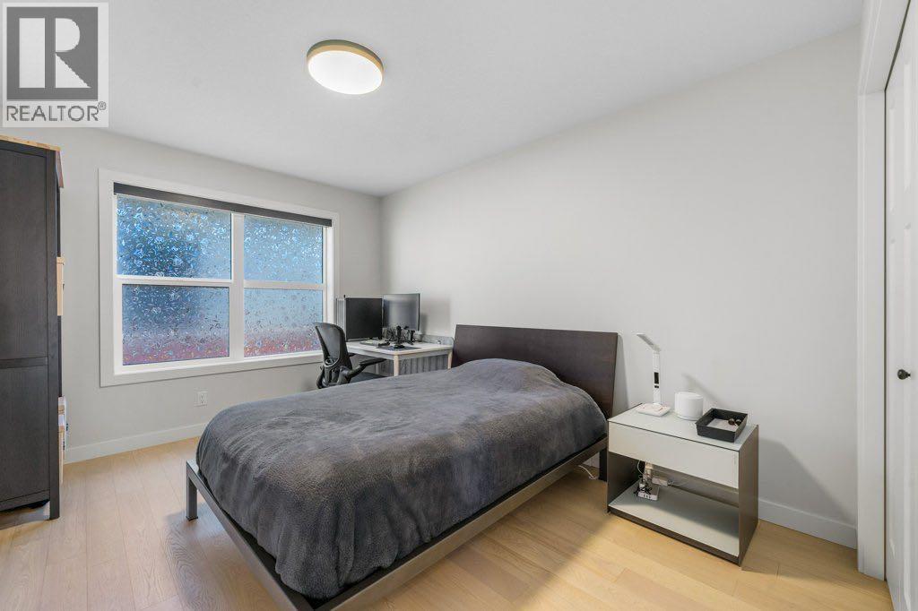 409 Shawnee Boulevard Sw, Calgary, Alberta  T2Y 0T4 - Photo 32 - A2263453