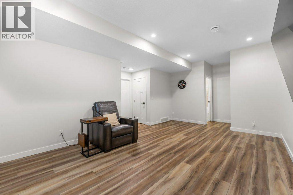 409 Shawnee Boulevard Sw, Calgary, Alberta  T2Y 0T4 - Photo 35 - A2263453