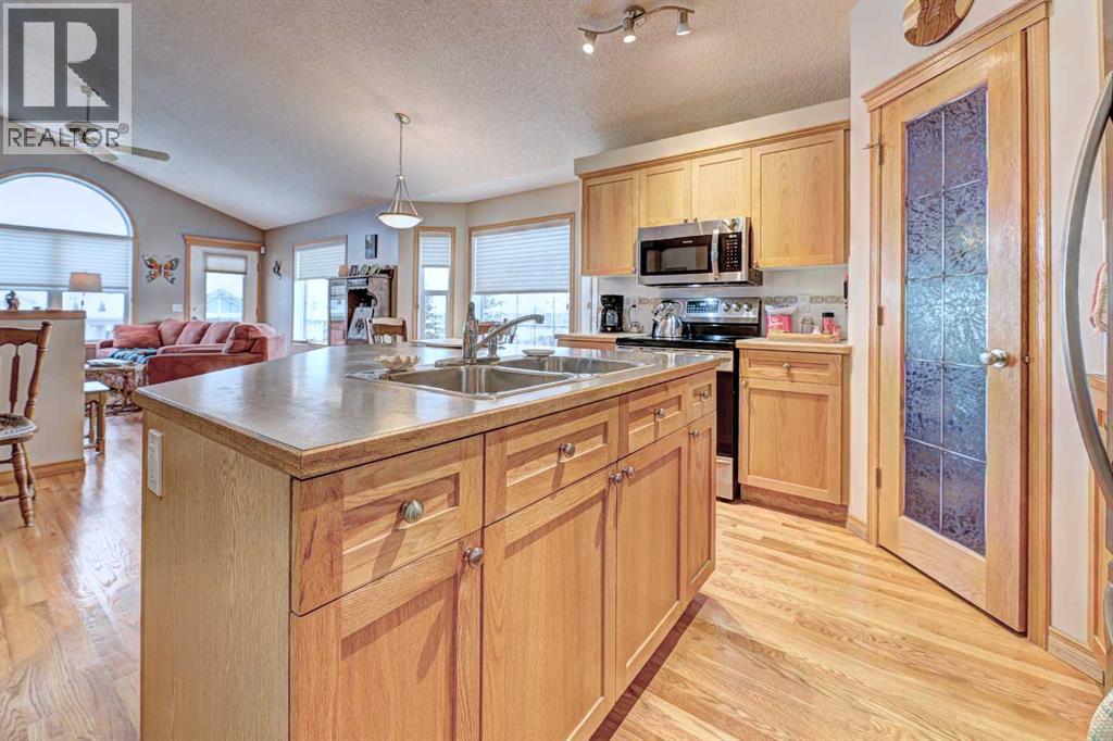 73 Cresthaven View Sw, Calgary, Alberta  T3B 5Y2 - Photo 13 - A2273475