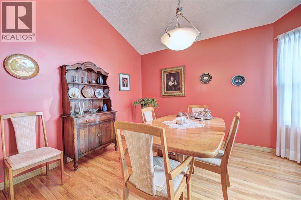 73 Cresthaven View Sw, Calgary, Alberta  T3B 5Y2 - Photo 10 - A2273475