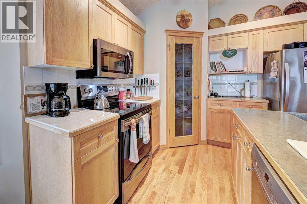 73 Cresthaven View Sw, Calgary, Alberta  T3B 5Y2 - Photo 16 - A2273475