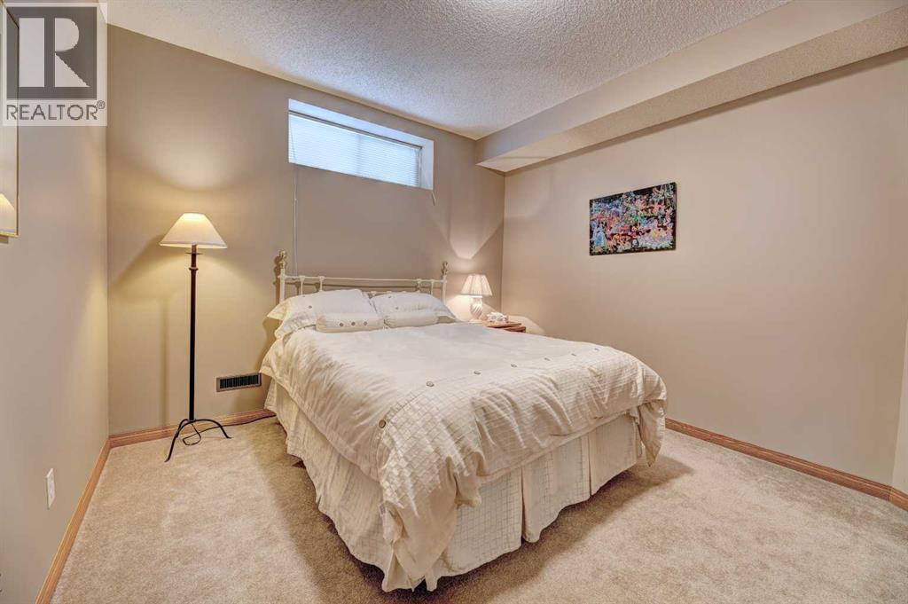 73 Cresthaven View Sw, Calgary, Alberta  T3B 5Y2 - Photo 43 - A2273475