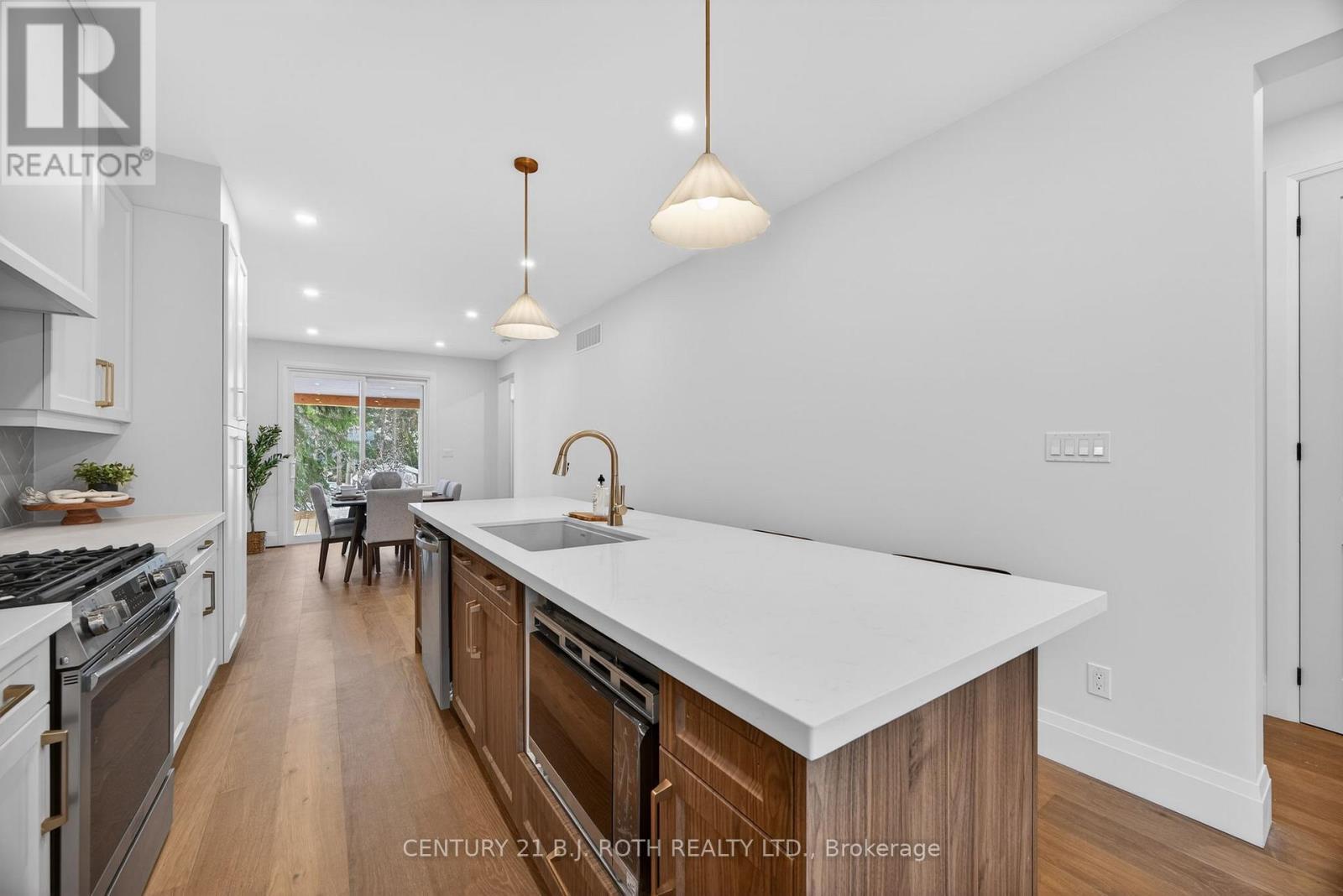 75 Vancouver Street, Barrie, Ontario  L4M 4M2 - Photo 11 - S12406711