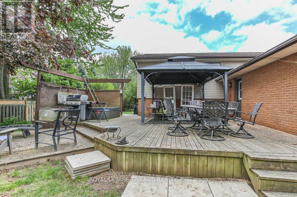 41 Fox Mill Court, London South, Ontario  N6J 2B7 - Photo 48 - X12643730