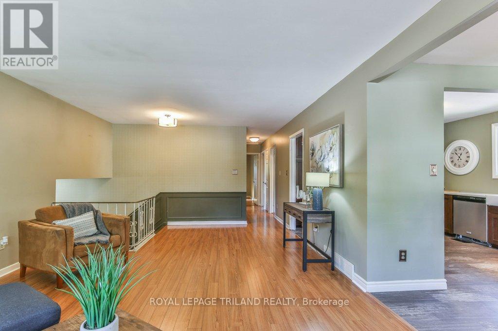 41 Fox Mill Court, London South, Ontario  N6J 2B7 - Photo 9 - X12643730