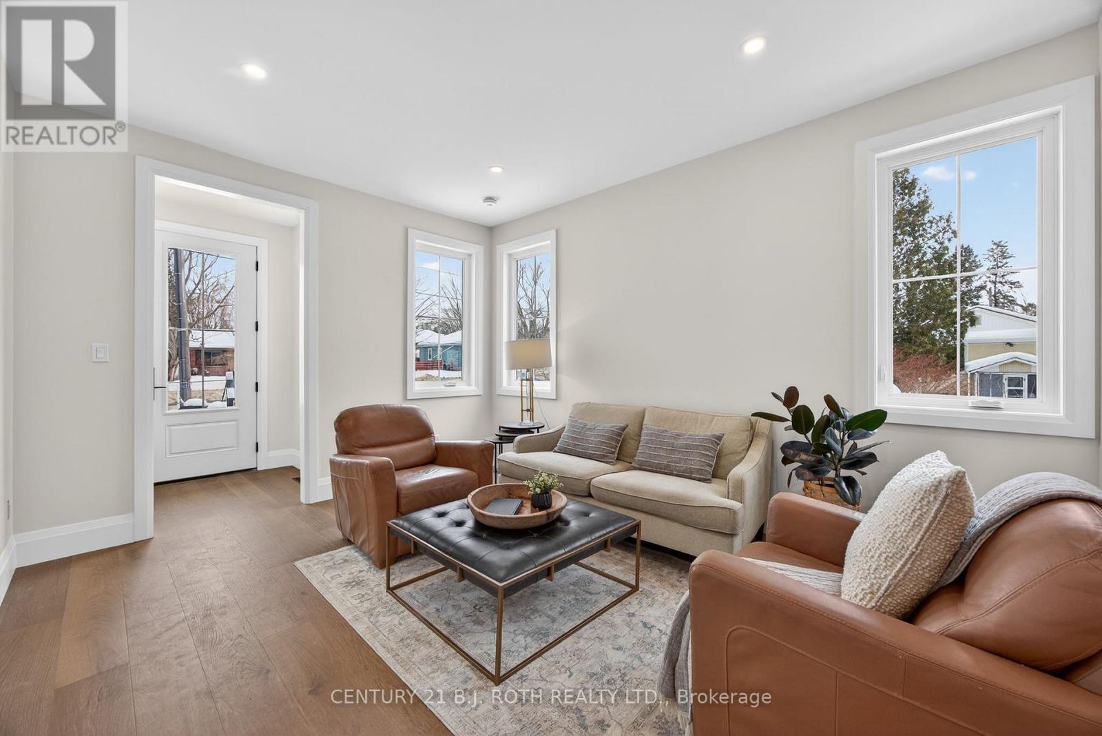 75 Vancouver Street, Barrie, Ontario  L4M 4M2 - Photo 5 - S12406711