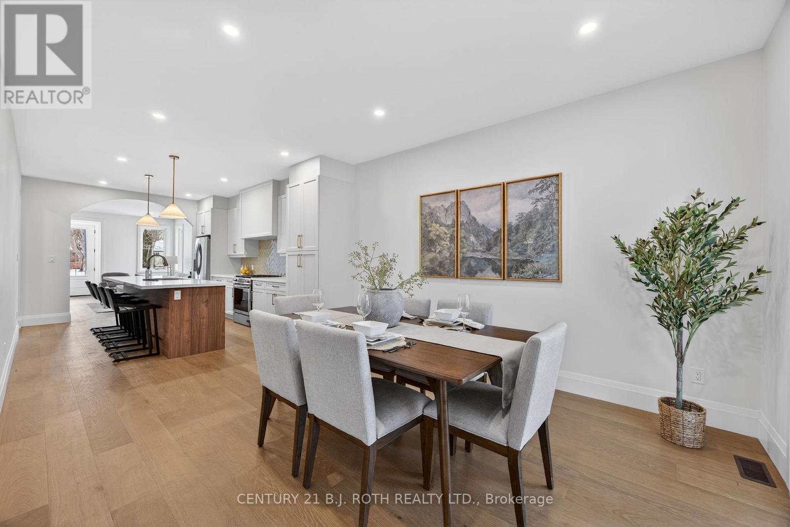 75 Vancouver Street, Barrie, Ontario  L4M 4M2 - Photo 9 - S12406711