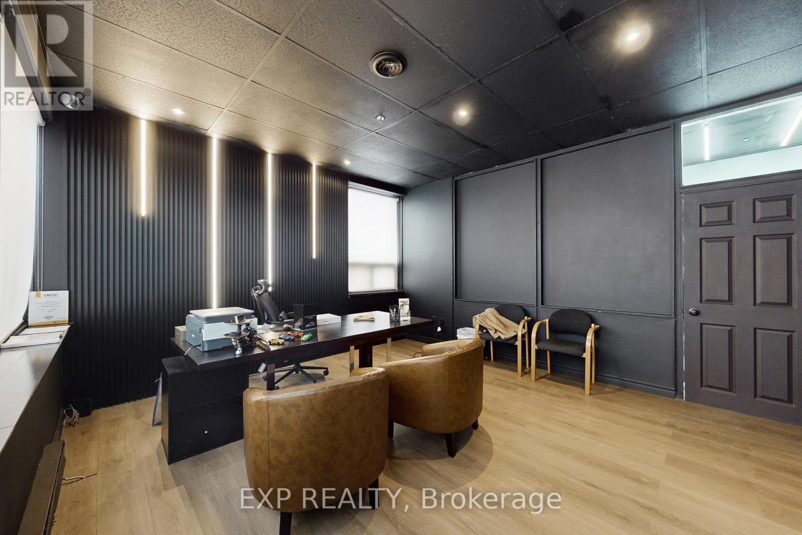 32 Stoffel Drive, Toronto, Ontario  M9W 1A8 - Photo 13 - W12641626