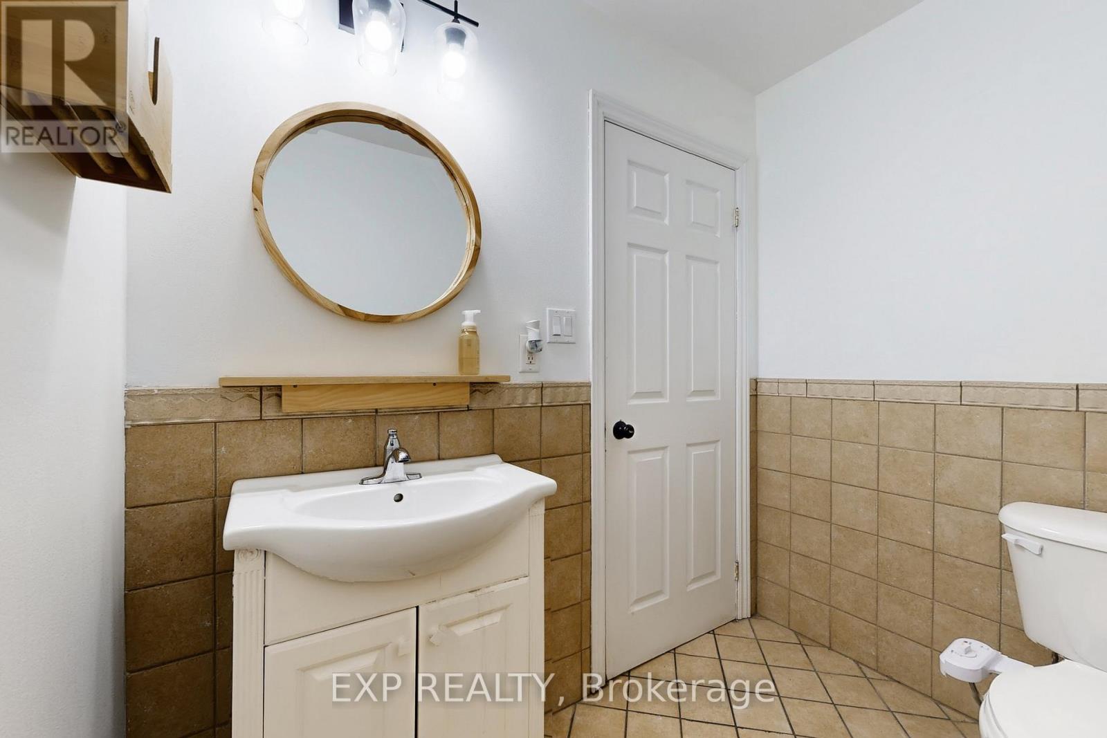 32 Stoffel Drive, Toronto, Ontario  M9W 1A8 - Photo 21 - W12641626