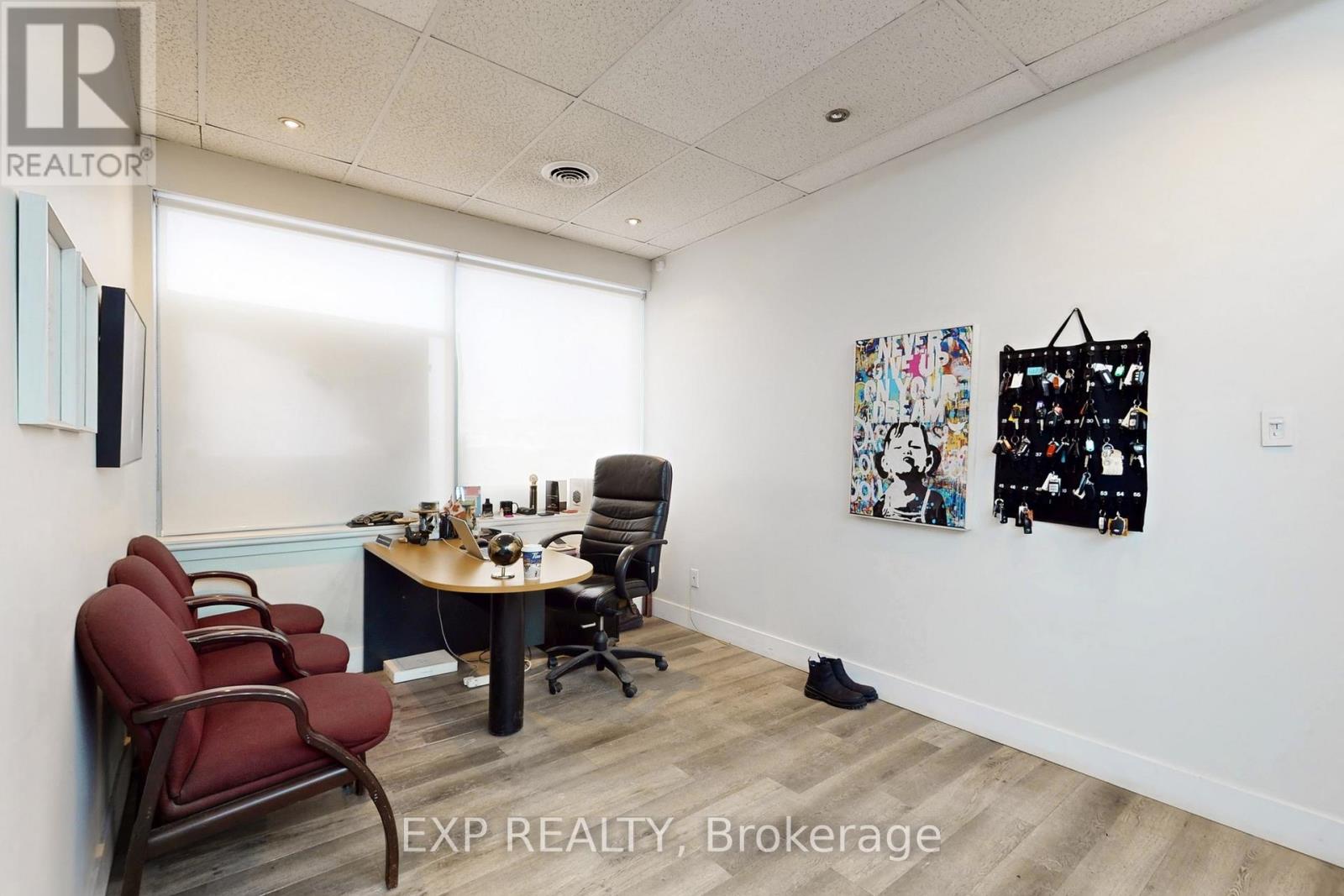 32 Stoffel Drive, Toronto, Ontario  M9W 1A8 - Photo 19 - W12641626