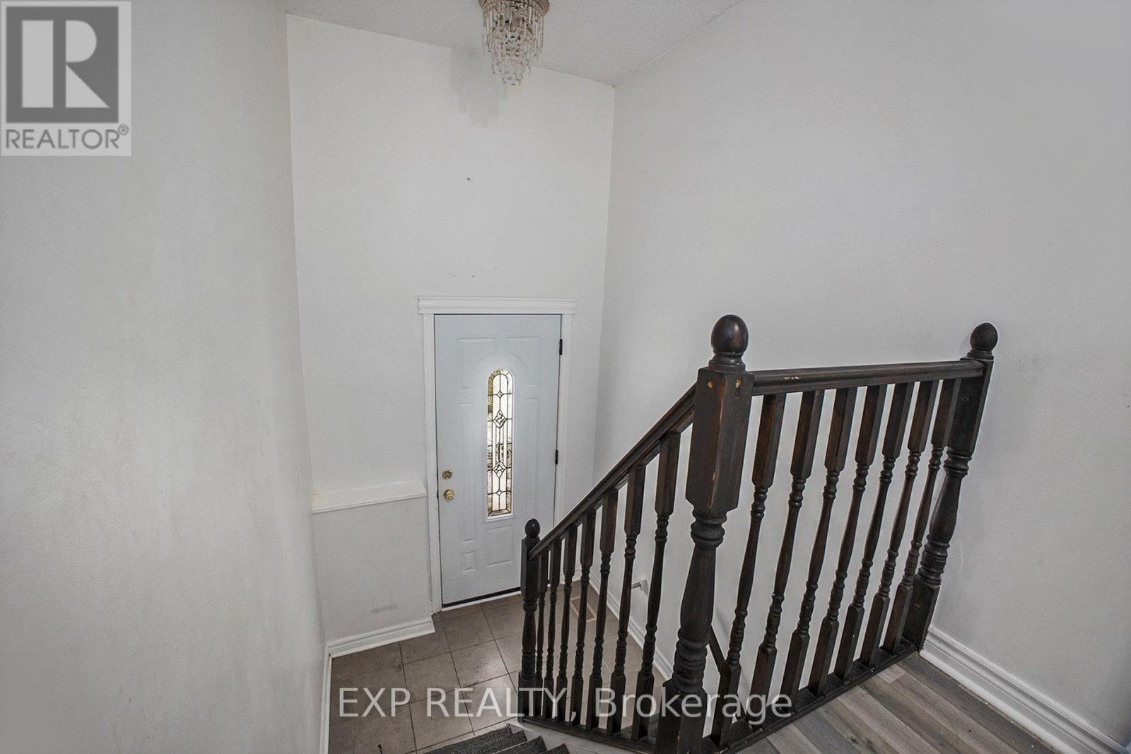 159 Castlefrank Road, Ottawa, Ontario  K2L 1T3 - Photo 2 - X12643752
