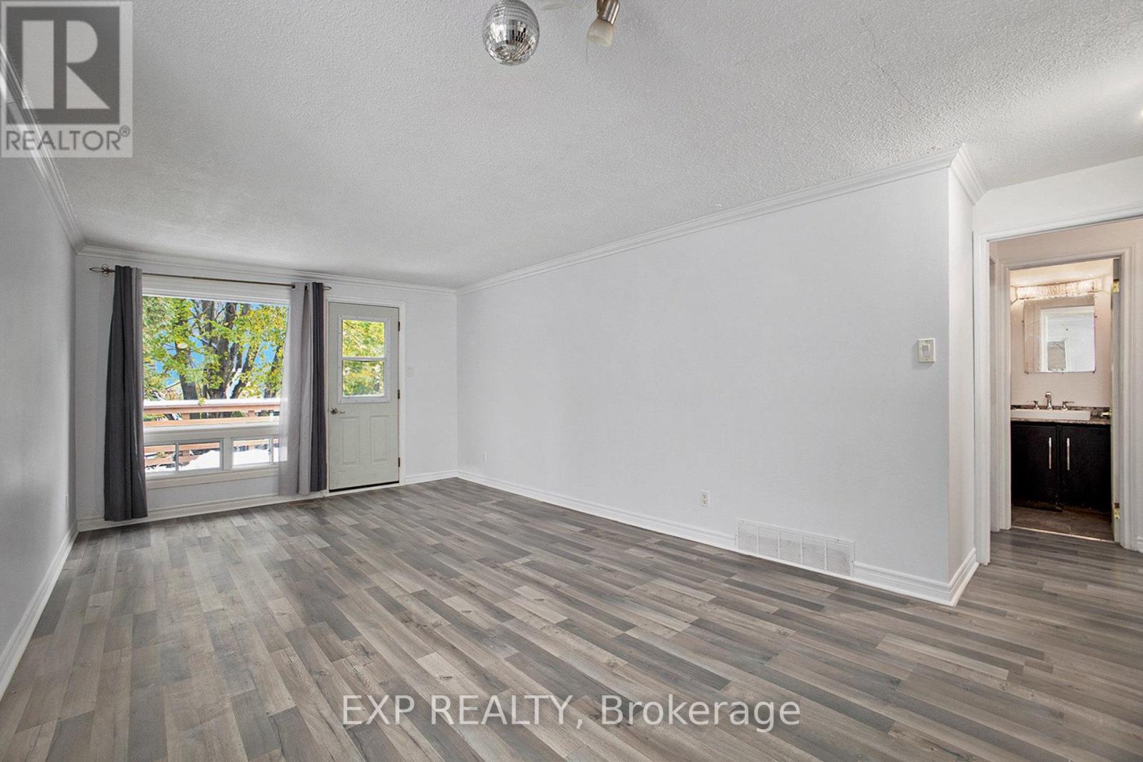 159 Castlefrank Road, Ottawa, Ontario  K2L 1T3 - Photo 4 - X12643752