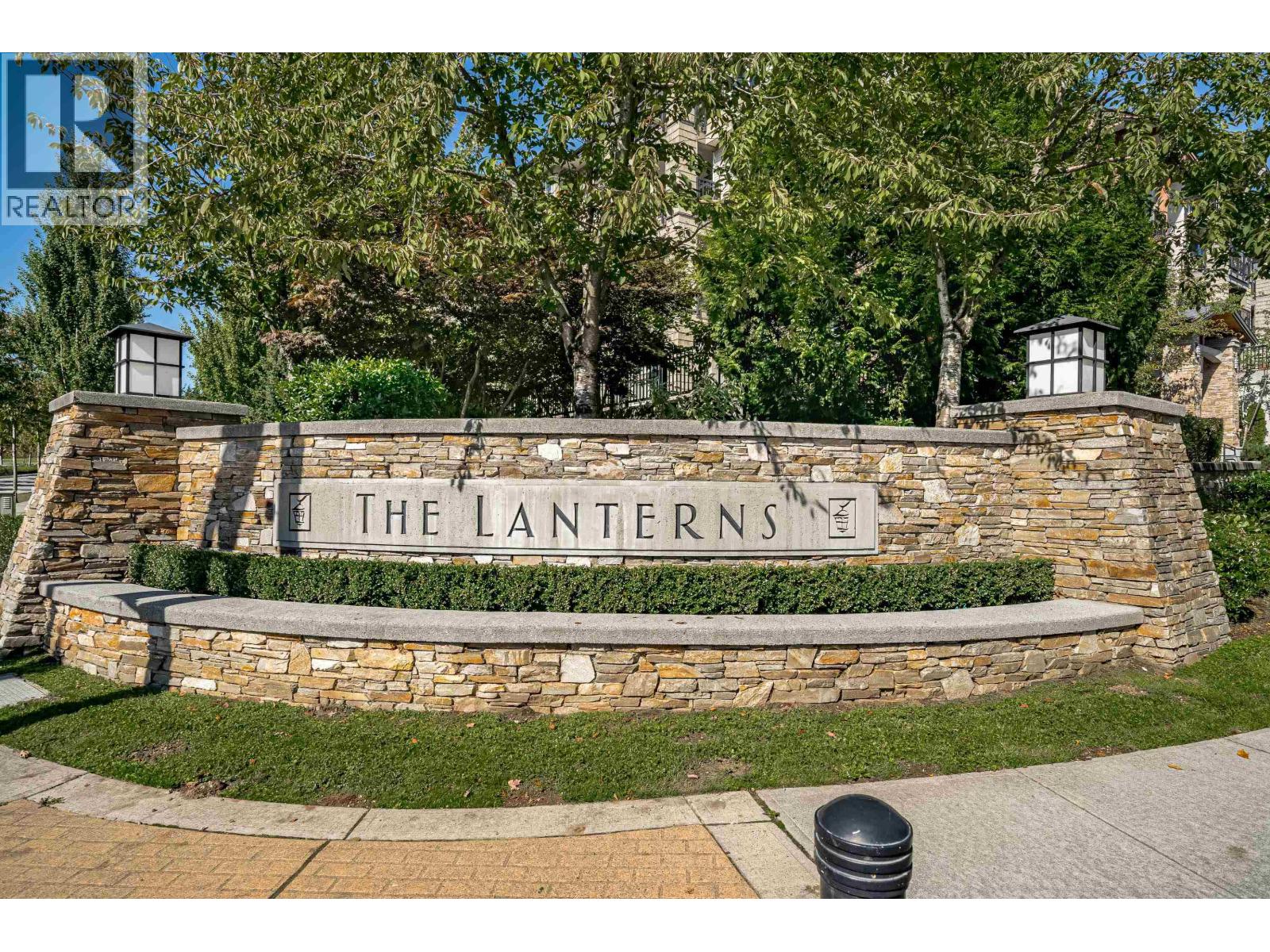 413 1330 Genest Way, Coquitlam, British Columbia  V3E 0A4 - Photo 2 - R3074427