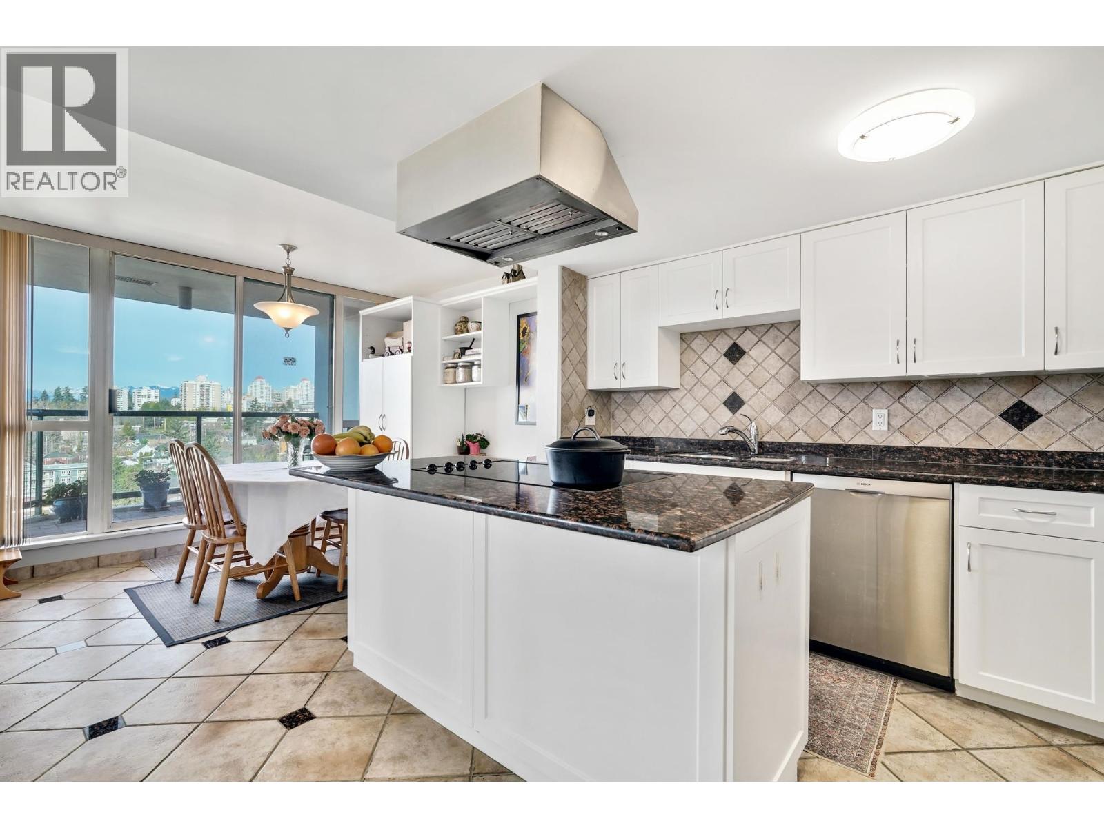 2003 121 Tenth Street, New Westminster, British Columbia  V3M 3X7 - Photo 12 - R3074563