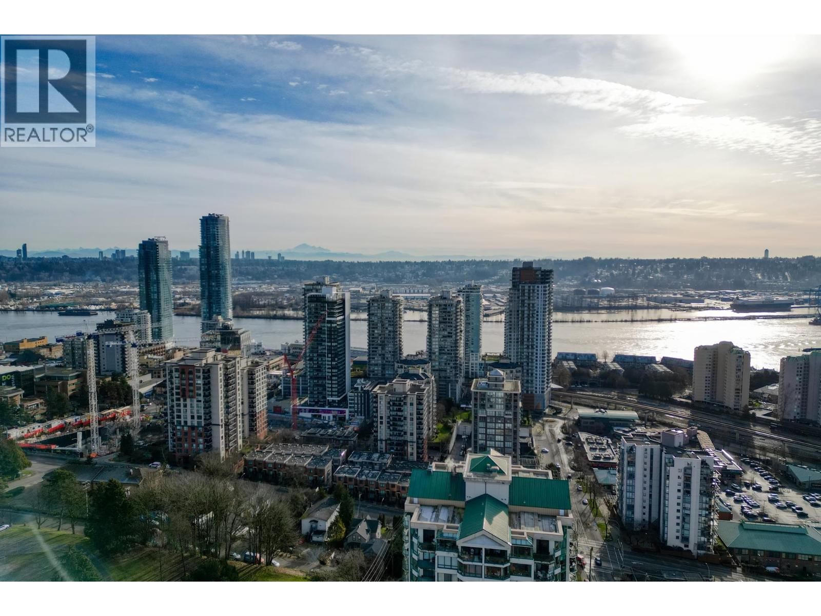 2003 121 Tenth Street, New Westminster, British Columbia  V3M 3X7 - Photo 2 - R3074563