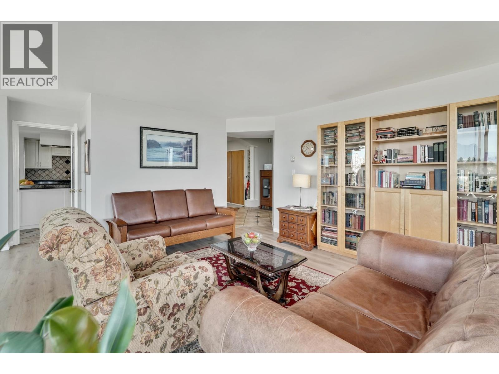 2003 121 Tenth Street, New Westminster, British Columbia  V3M 3X7 - Photo 4 - R3074563