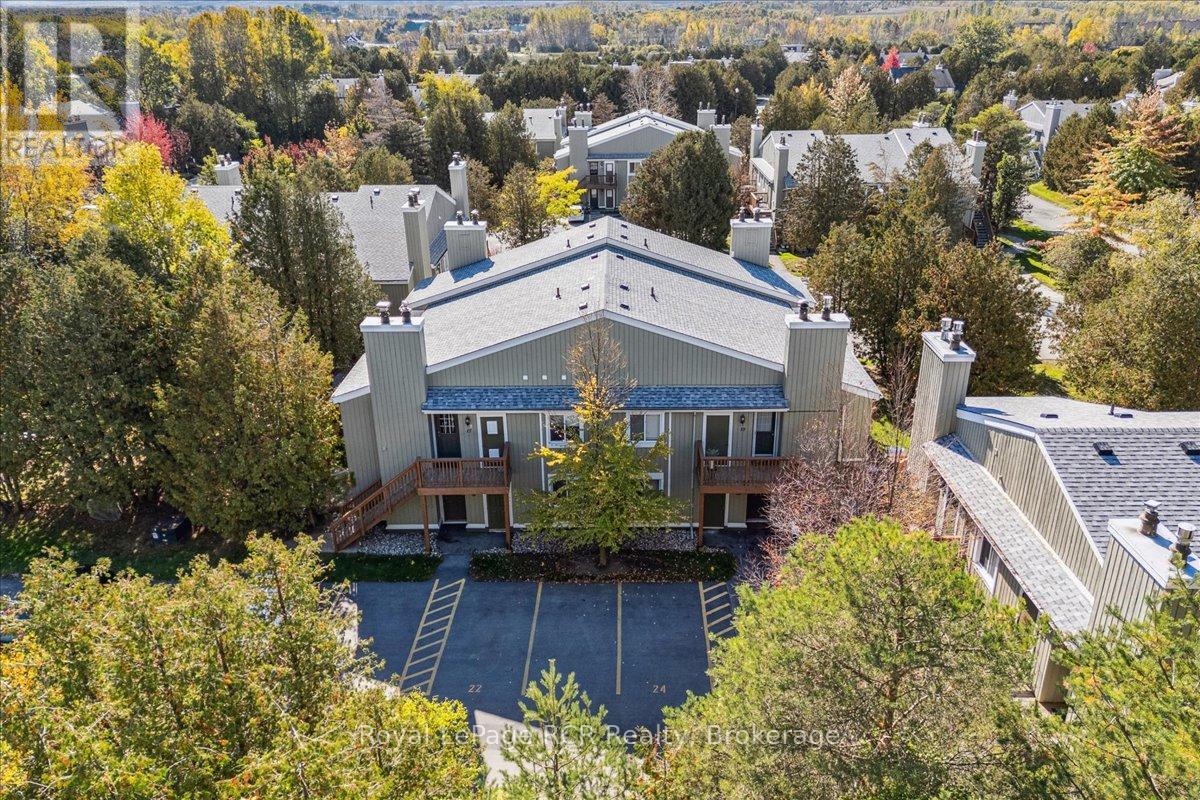 17 - 15 DAWSON DRIVE, Collingwood, Ontario