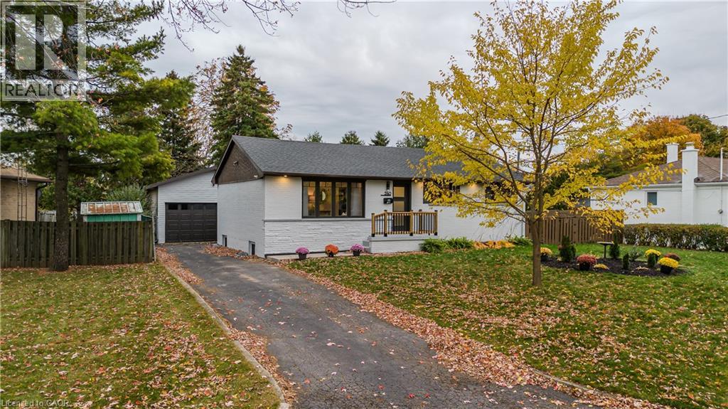 260 Foxbar Road, Burlington, Ontario  L7L 3A3 - Photo 1 - 40793910