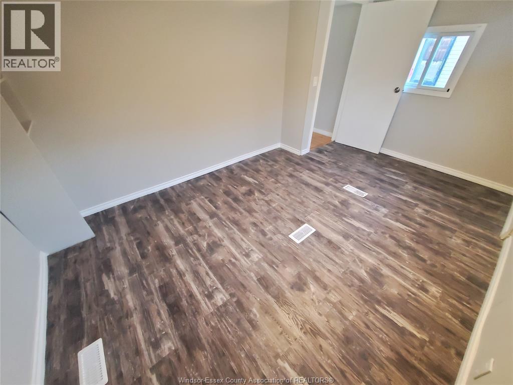 50 Regina, Lakeshore, Ontario  N8N 2P5 - Photo 13 - 25031911