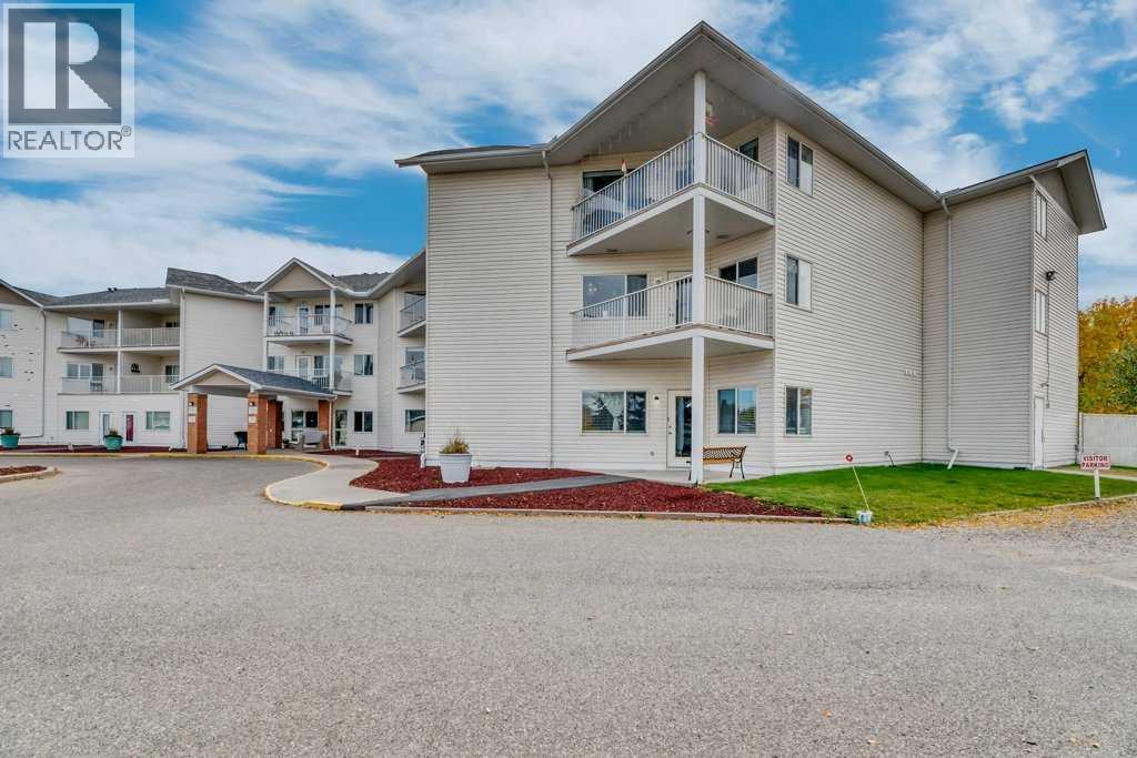 102, 3 Parklane Way, Strathmore, Alberta  T1P 1N6 - Photo 2 - A2261617