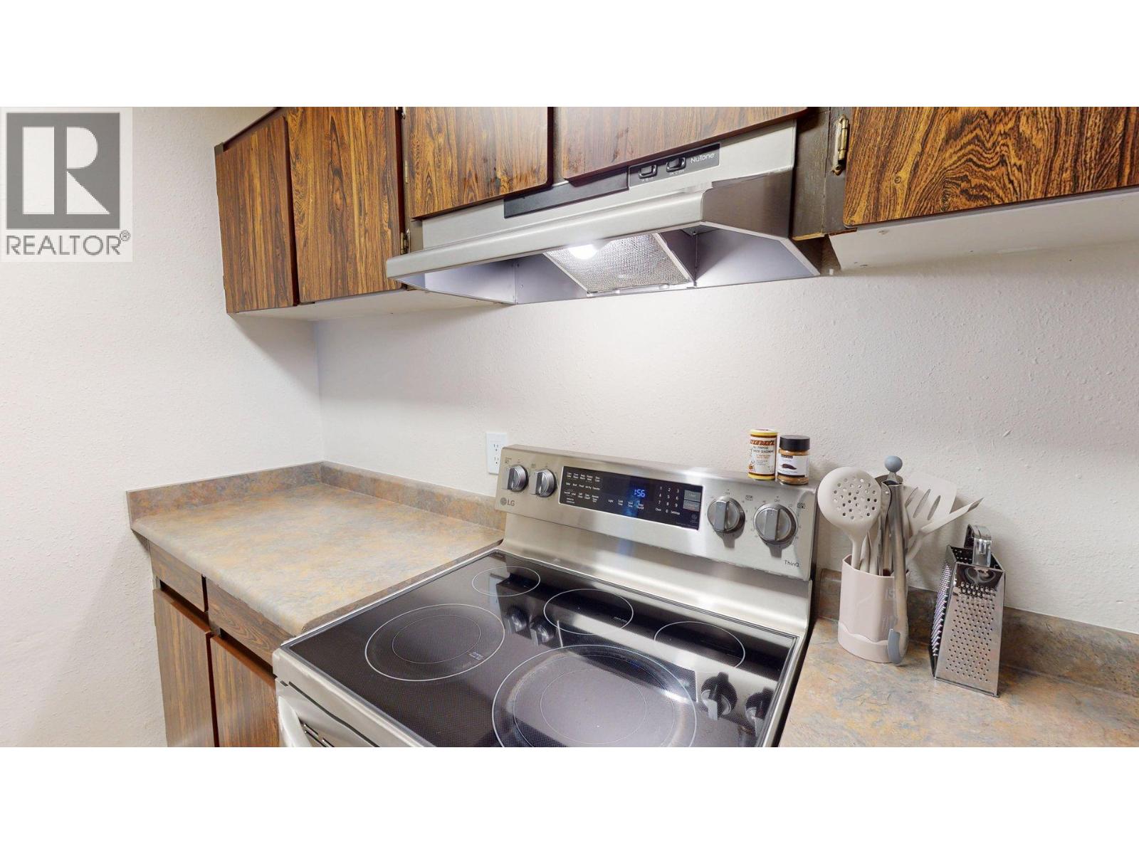 1802 Alpine Drive Unit# 302b, Elkford, British Columbia  V0B 1H0 - Photo 4 - 10371369