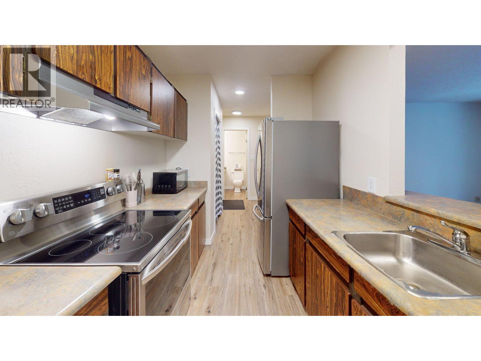 1802 Alpine Drive Unit# 302b, Elkford, British Columbia  V0B 1H0 - Photo 5 - 10371369