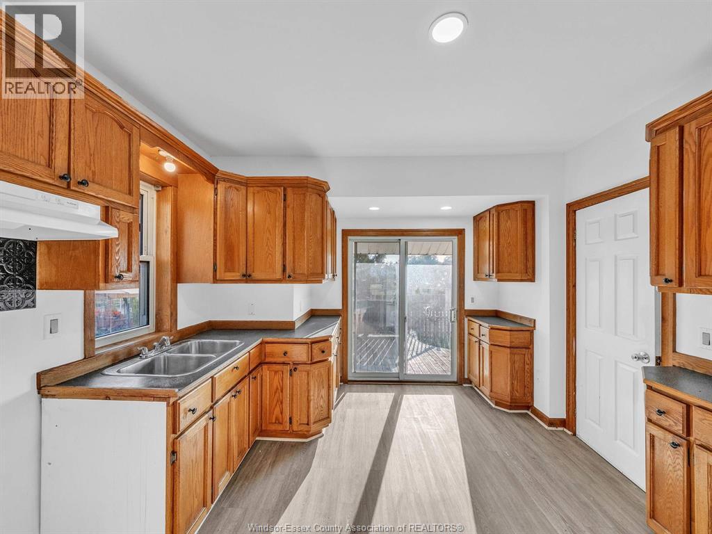 1453 Marentette, Windsor, Ontario N8X 4E2 - Photo 13 - 25031877