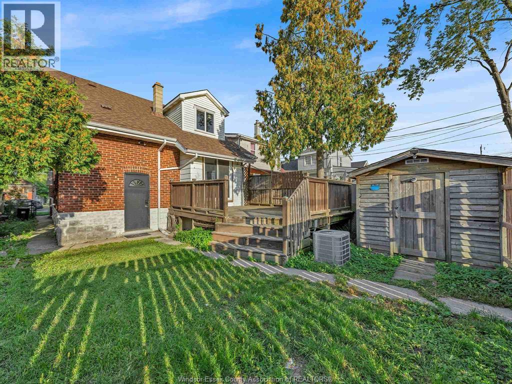 1453 Marentette, Windsor, Ontario N8X 4E2 - Photo 2 - 25031877