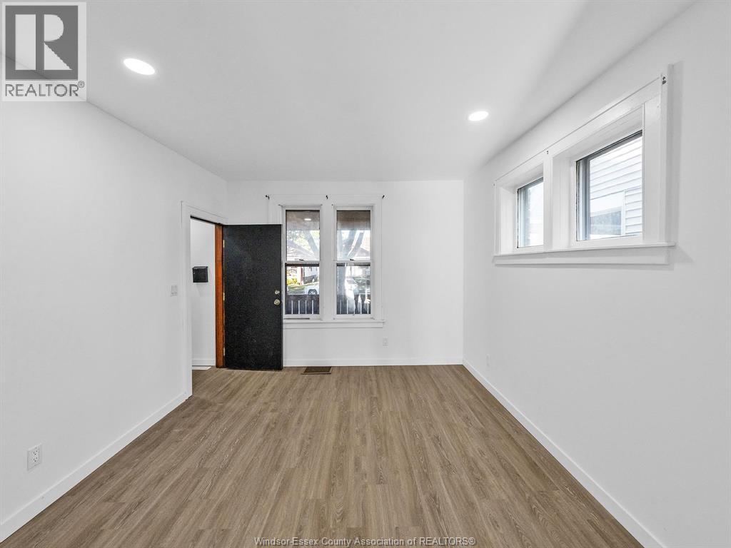 1453 Marentette, Windsor, Ontario N8X 4E2 - Photo 3 - 25031877
