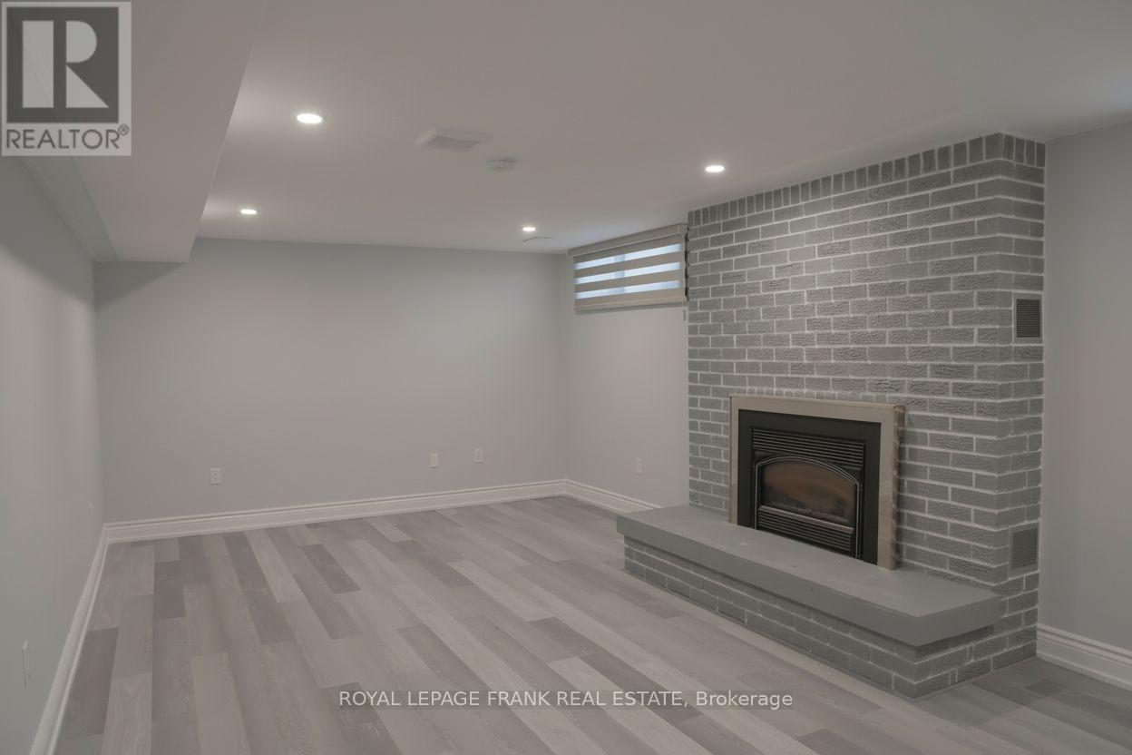 1 CRESCENT COURT, Kawartha Lakes, Ontario