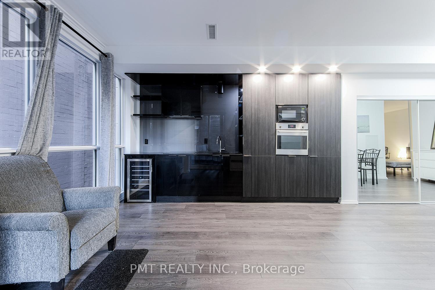 403 - 70 Temperance Street, Toronto, Ontario  M5H 4E8 - Photo 2 - C12643714