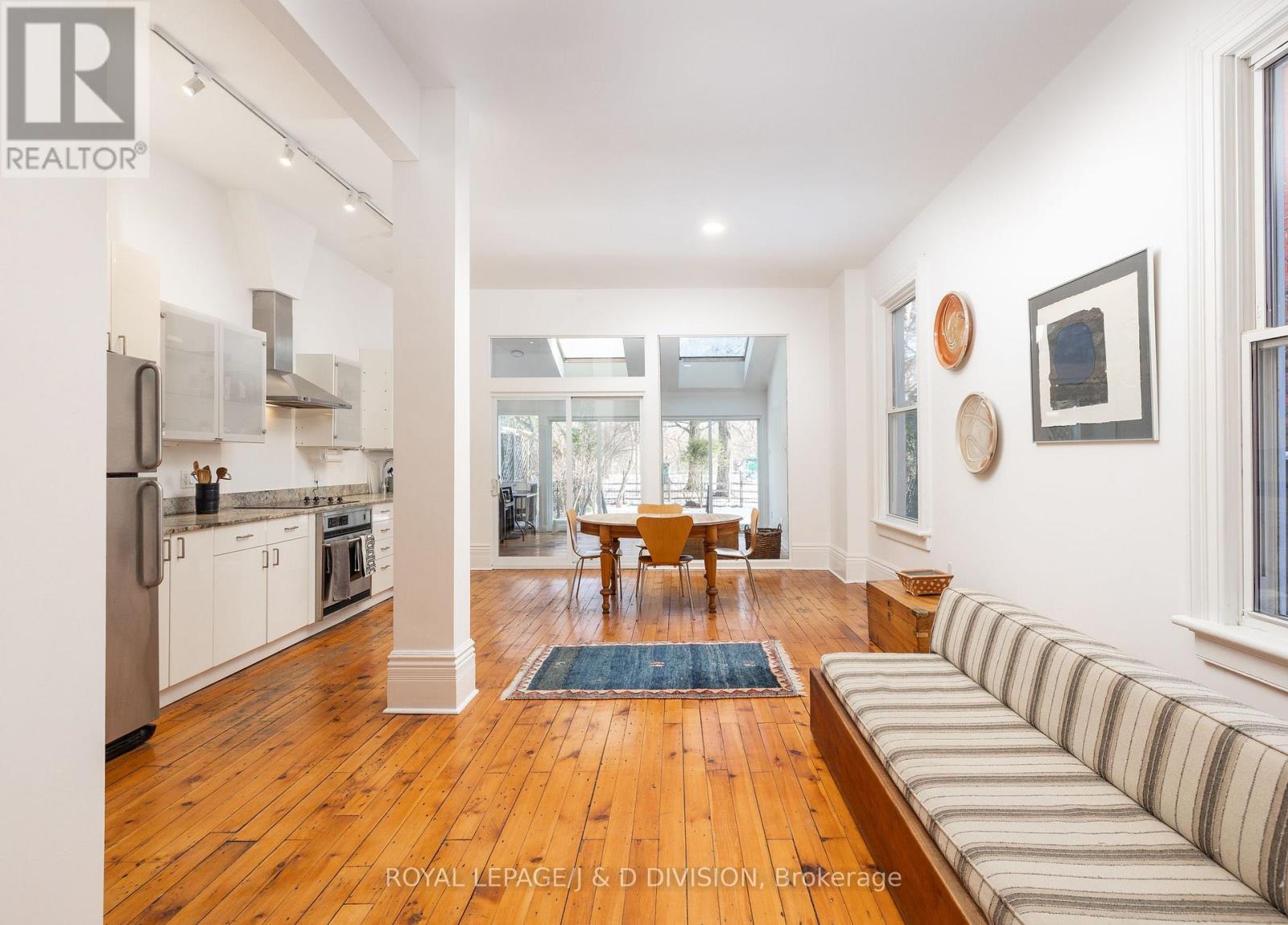 187 Crawford Street, Toronto, Ontario  M6J 2V5 - Photo 3 - C12643722