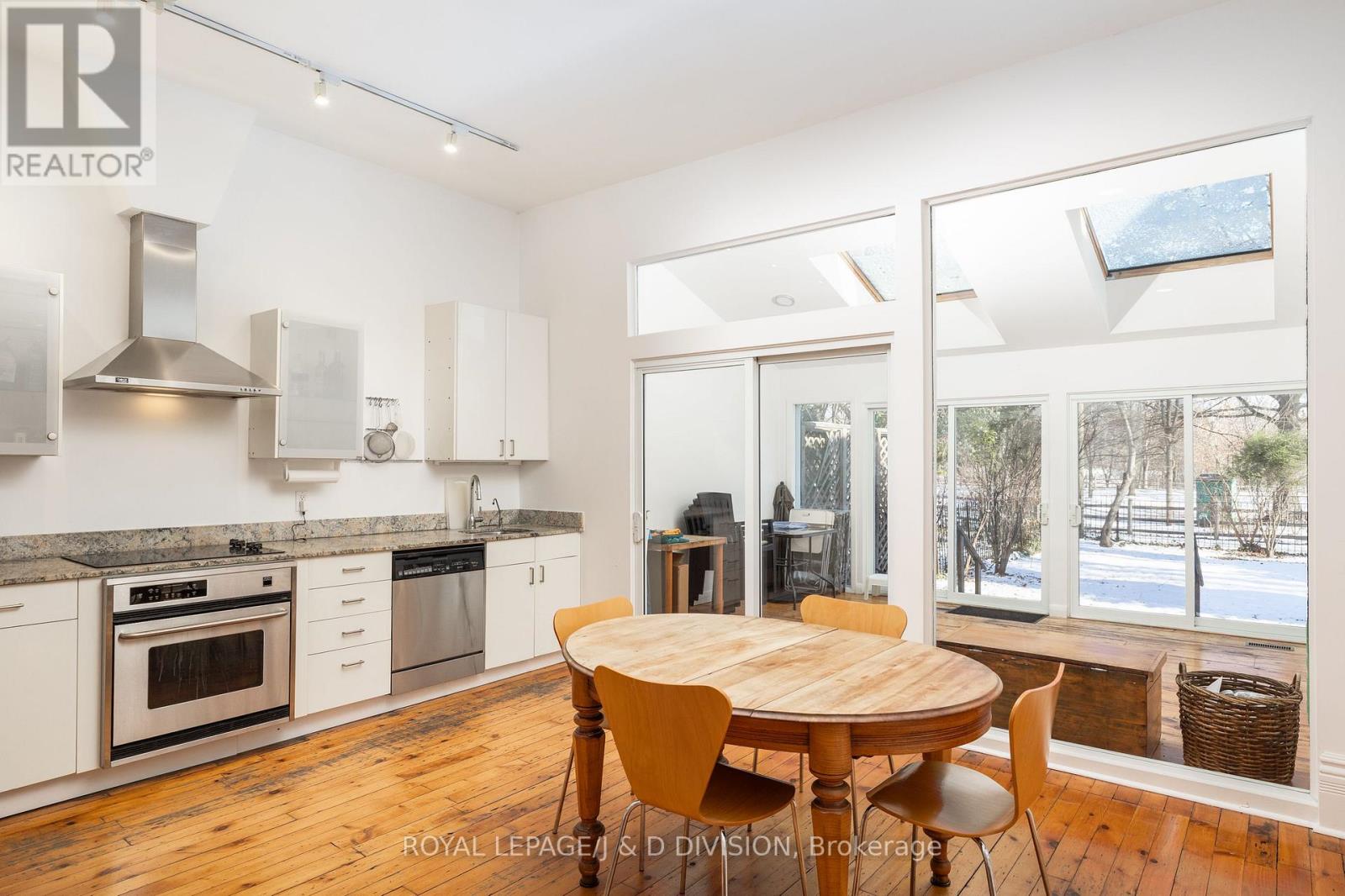 187 Crawford Street, Toronto, Ontario  M6J 2V5 - Photo 8 - C12643722