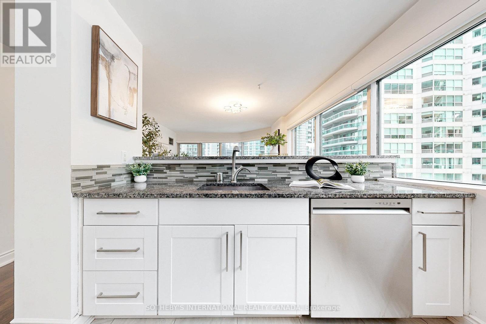 712 - 10 Queens Quay W, Toronto, Ontario  M5J 2R9 - Photo 10 - C12643724