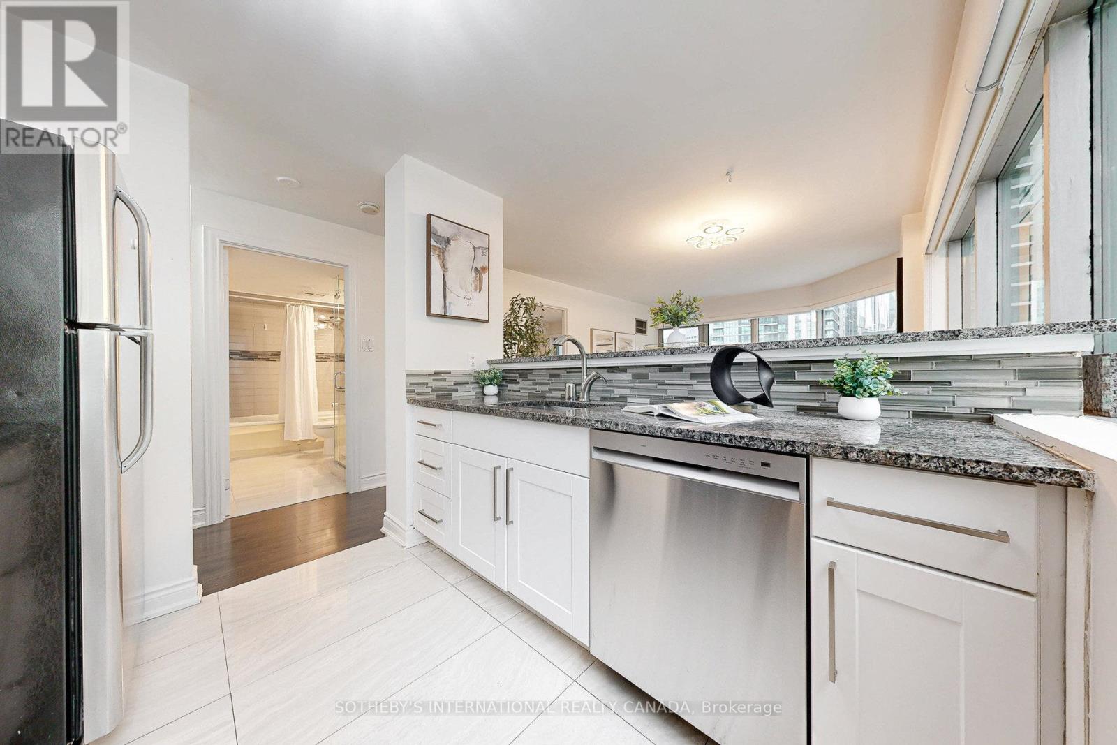 712 - 10 Queens Quay W, Toronto, Ontario  M5J 2R9 - Photo 12 - C12643724