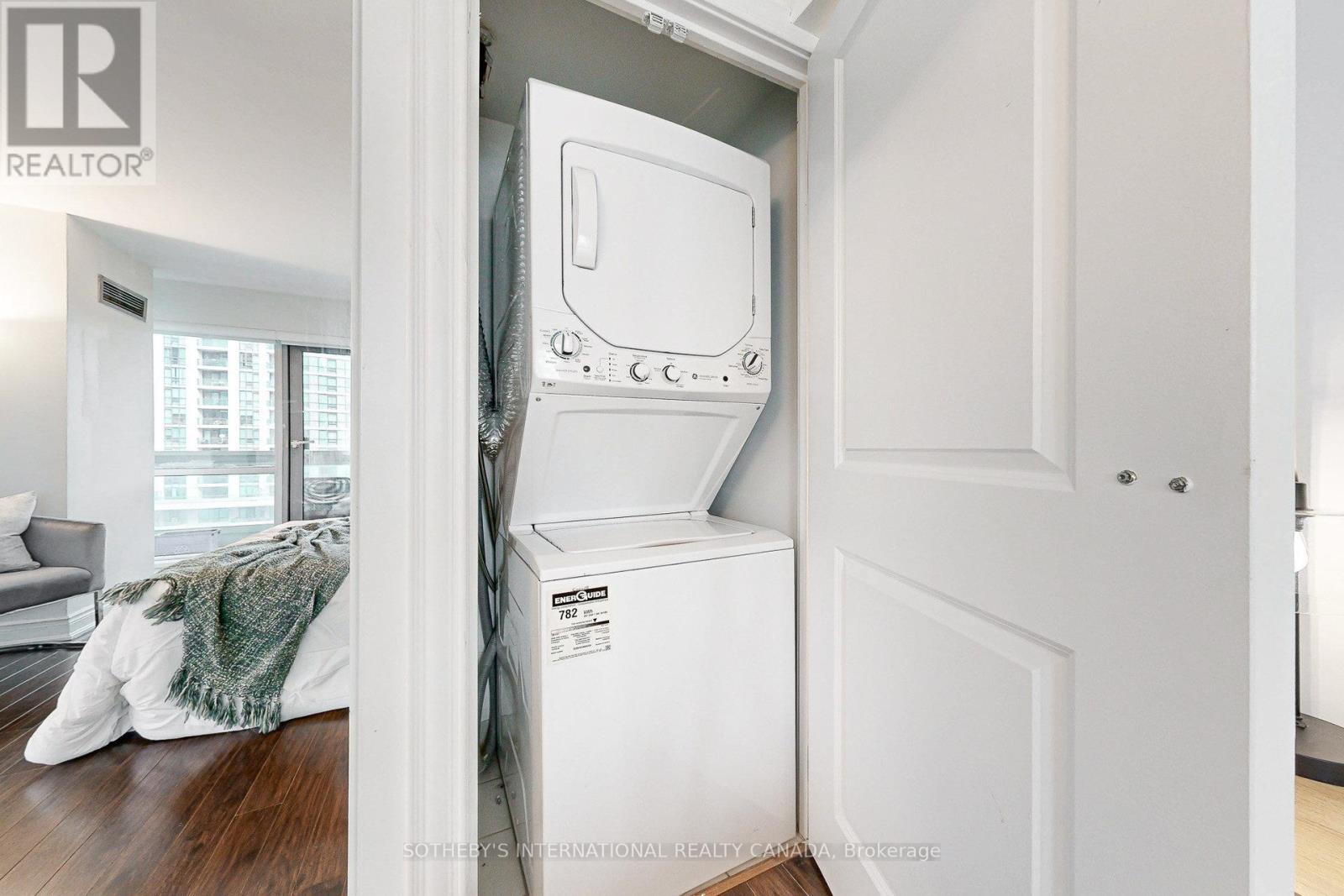 712 - 10 Queens Quay W, Toronto, Ontario  M5J 2R9 - Photo 28 - C12643724