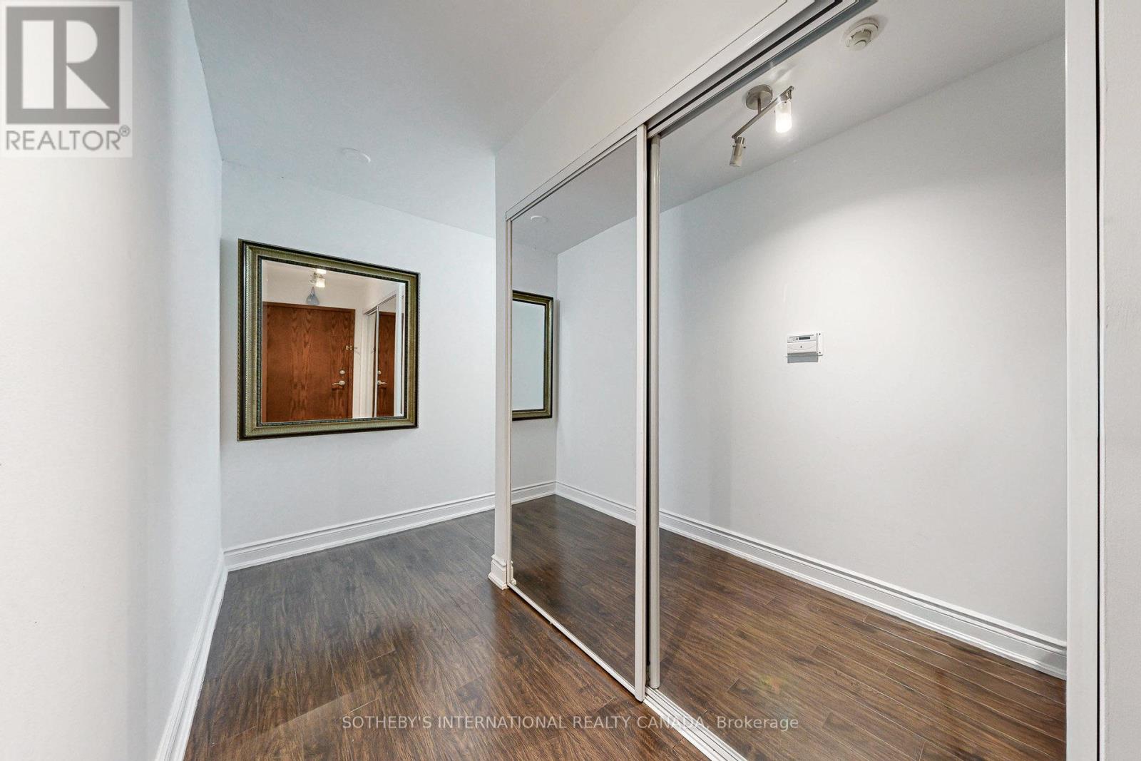 712 - 10 Queens Quay W, Toronto, Ontario  M5J 2R9 - Photo 6 - C12643724