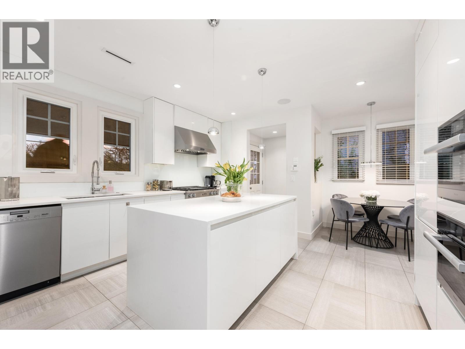 1407 W 33rd Avenue, Vancouver, British Columbia  V6M 1A6 - Photo 9 - R3074519